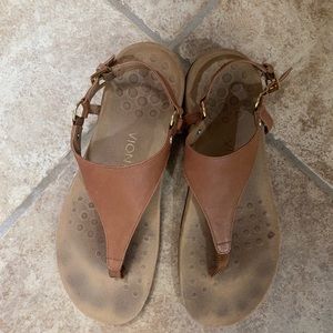 Vionic tan sandals